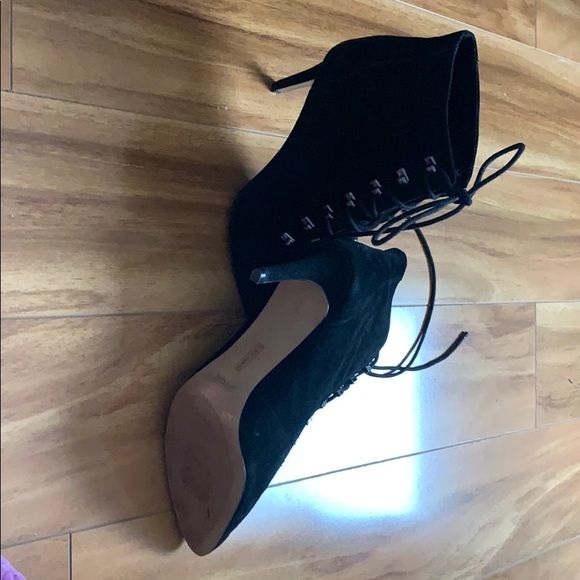 VINCE CAMUTO WORN ONCE - Picture 5 of 5